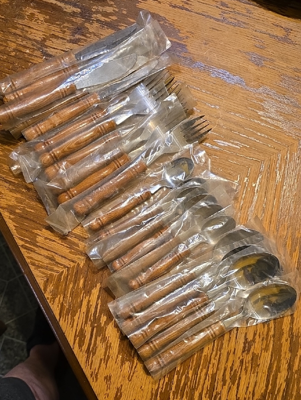 Old Colony Stainless Steel with Wood Handles (Vintage Tableware) 23 Pieces